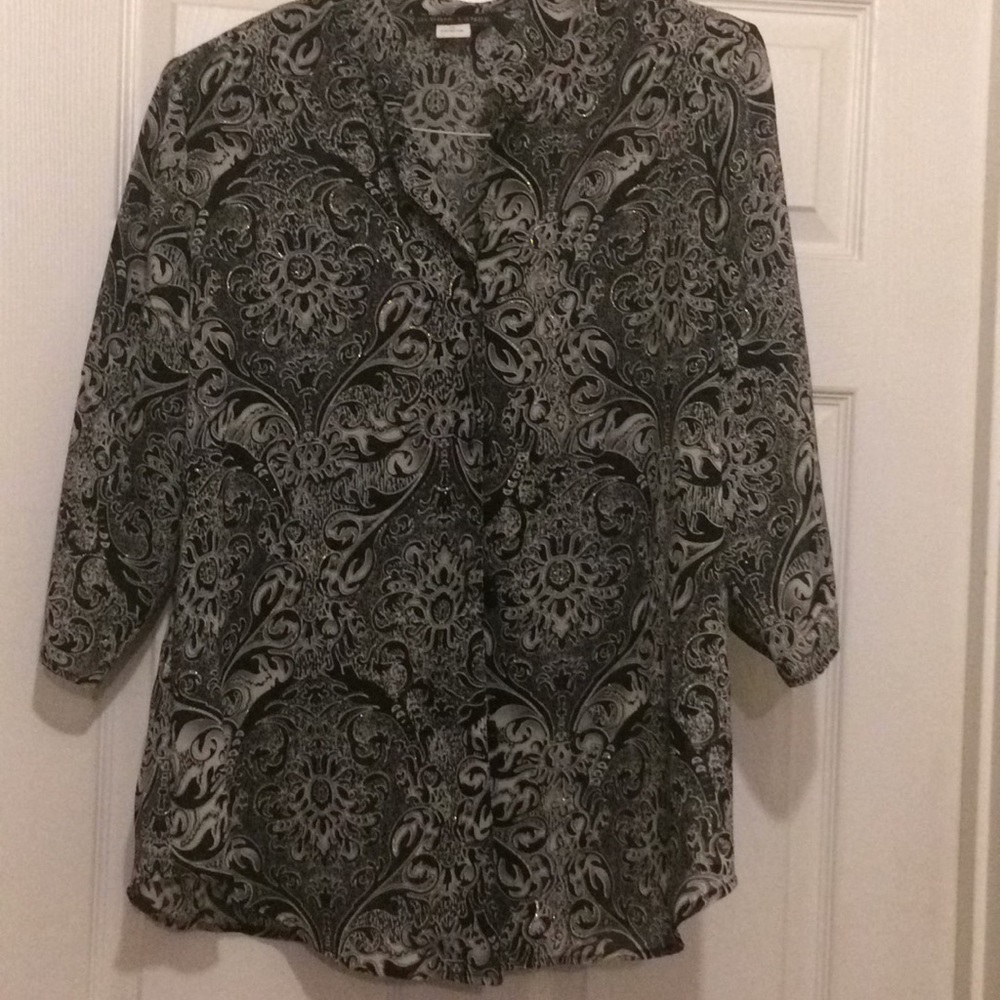 Blouse black and white with gold thread